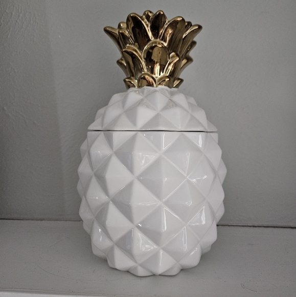 NWT Threshold pineapple jar/cookie jar with lid - Picture 1 of 4